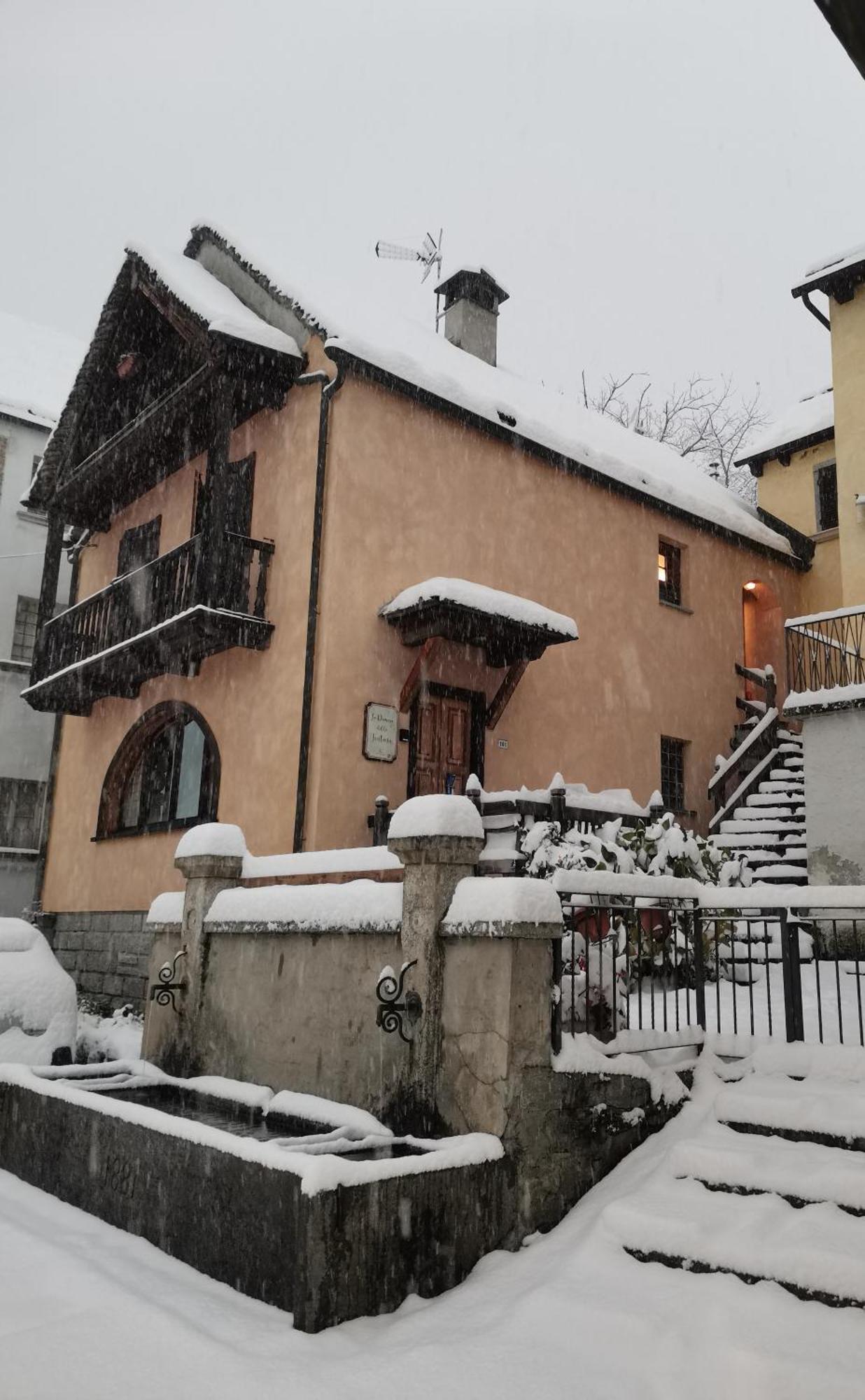 Appartamento La Dimora Della Fontana Mozzio Esterno foto